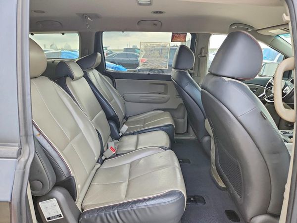 2017 KIA SEDONA