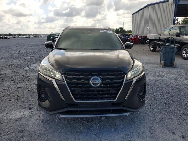 2021 NISSAN KICKS SR