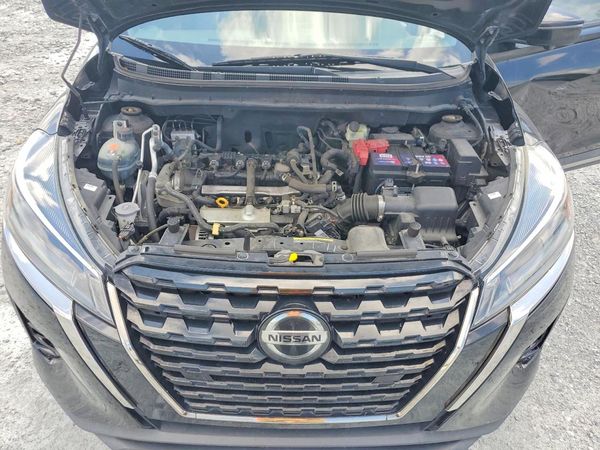 2021 NISSAN KICKS SR