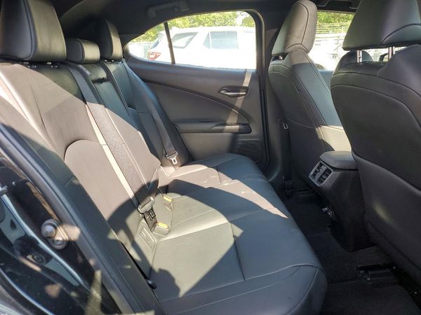 2021 LEXUS UX 250h Premium