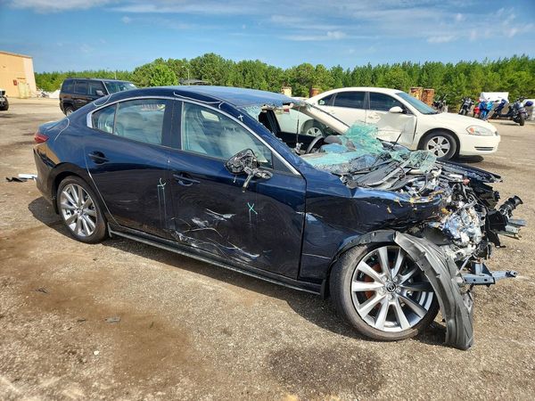 2026 MAZDA 3 Preferred — Passenger 3/4