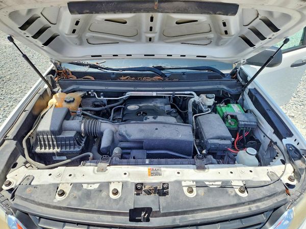 2019 CHEVROLET COLORADO Work Truck — Engine bay