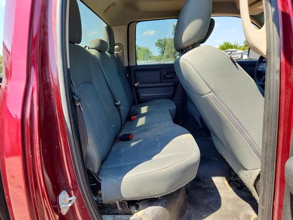 2017 RAM 1500 ST QUAD CAB 4X2