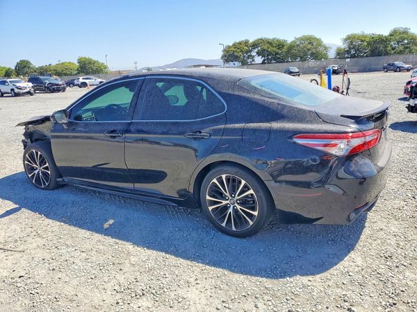 2018 TOYOTA CAMRY