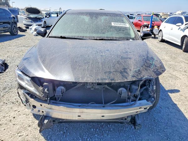 2018 TOYOTA CAMRY