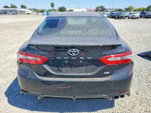 2018 TOYOTA CAMRY