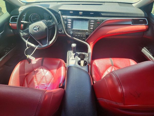 2018 TOYOTA CAMRY