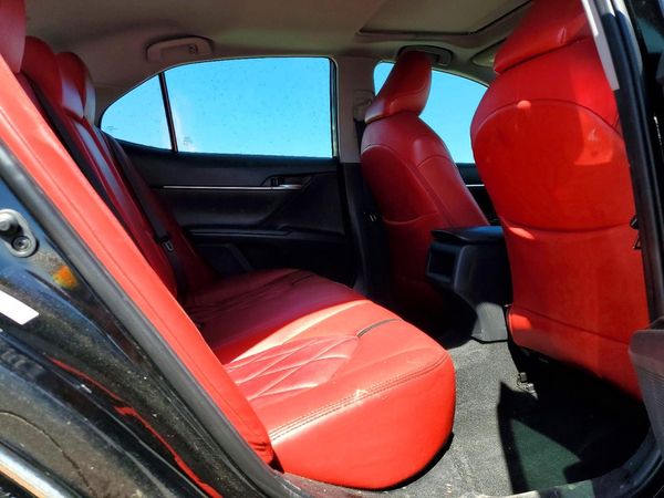 2018 TOYOTA CAMRY
