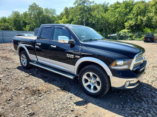 2013 RAM 1500 LARAMIE QUAD CAB 4X4