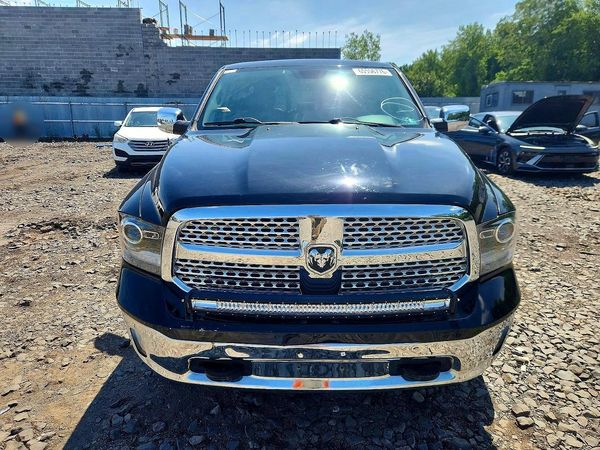 2013 RAM 1500 LARAMIE QUAD CAB 4X4
