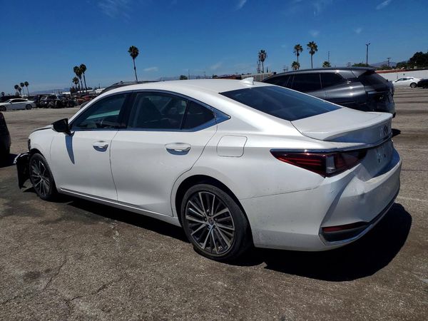 2025 LEXUS ES