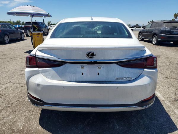 2025 LEXUS ES
