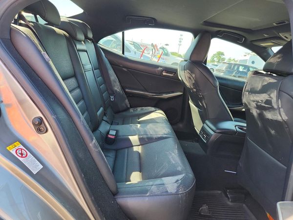 2019 LEXUS IS