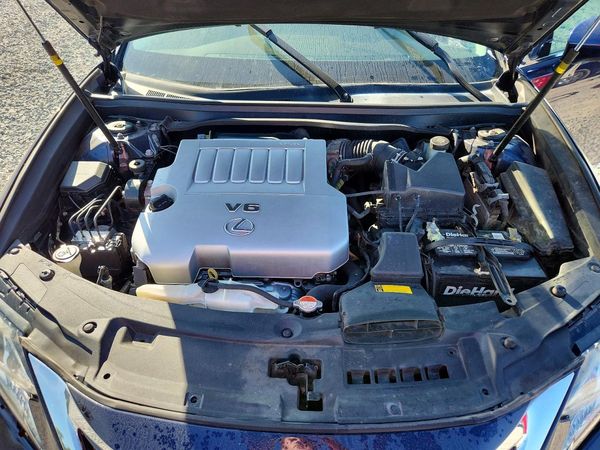 2016 LEXUS ES350 350 — Engine bay