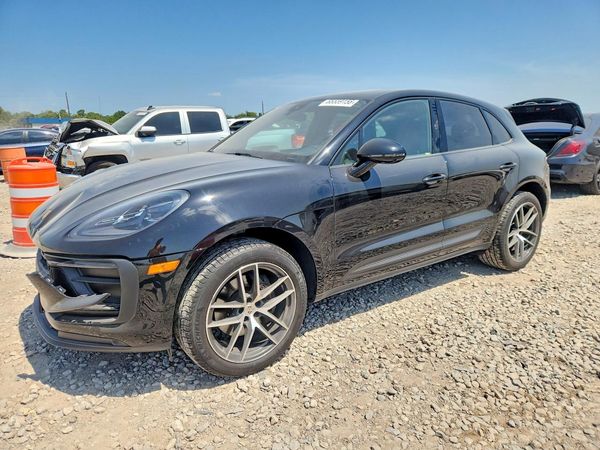 2024 PORSCHE MACAN