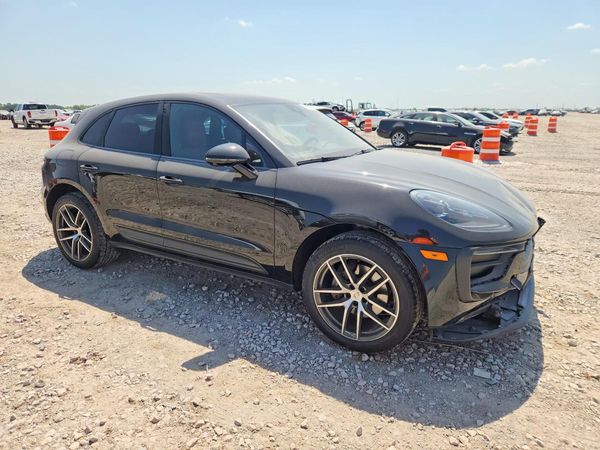 2024 PORSCHE MACAN