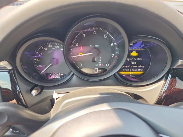 2024 PORSCHE MACAN