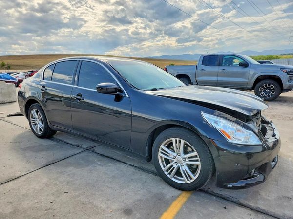 2015 INFINITI Q40