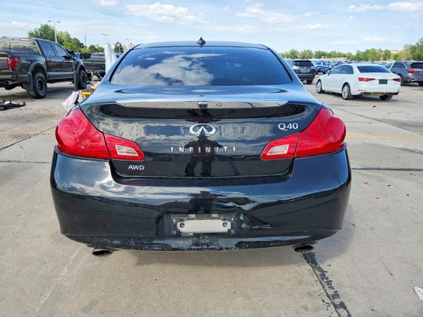 2015 INFINITI Q40