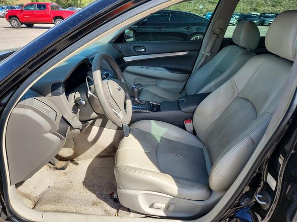 2015 INFINITI Q40