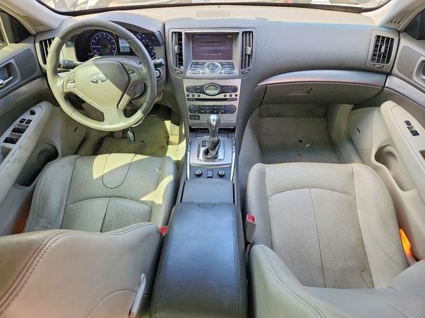 2015 INFINITI Q40