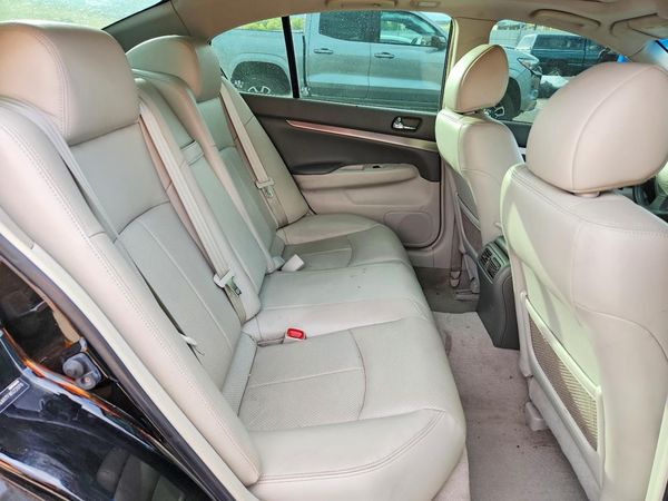 2015 INFINITI Q40