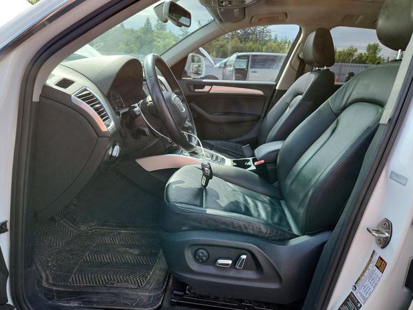 2016 AUDI Q5 quattro Premium Plus — DENT