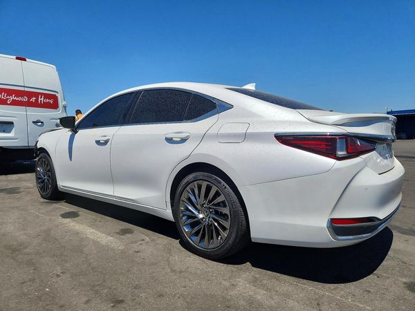 2025 LEXUS ES 300H 300h Luxury