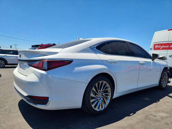 2025 LEXUS ES 300H 300h Luxury