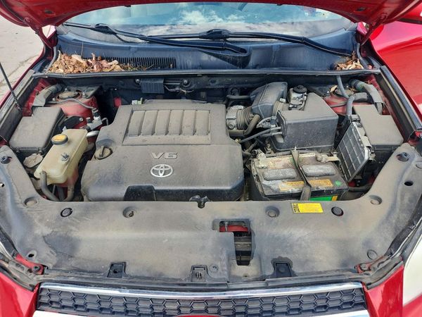 2012 TOYOTA RAV4 High — Engine bay