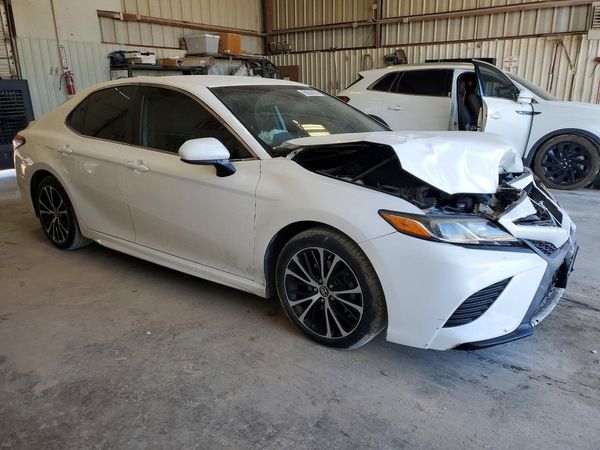 2019 TOYOTA CAMRY L/LE/SE/XLE — Passenger 3/4