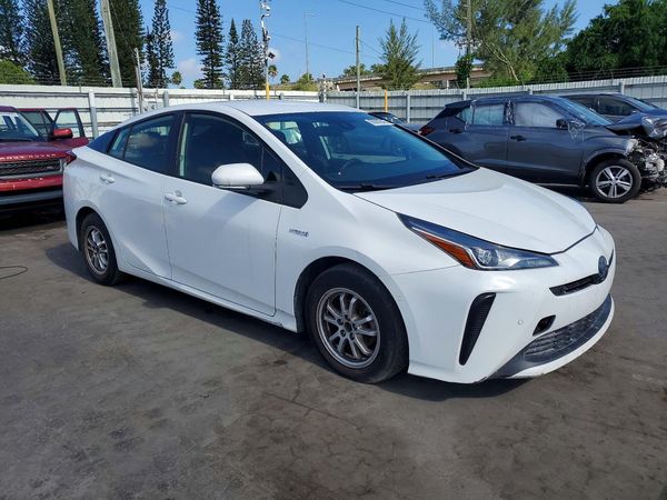 2021 TOYOTA PRIUS