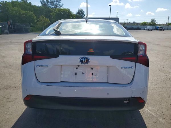 2021 TOYOTA PRIUS