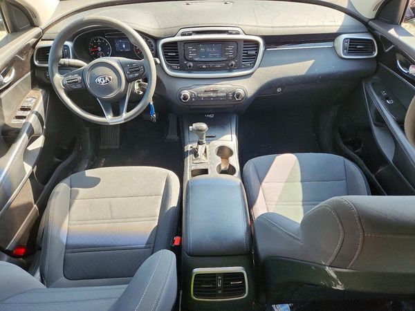 2016 KIA SORENTO L / LX
