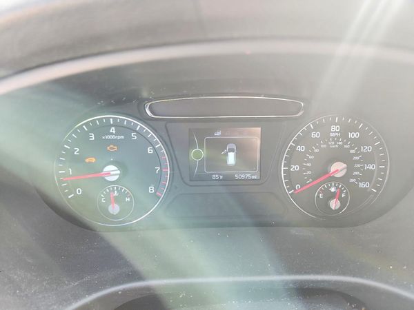 2016 KIA SORENTO L / LX