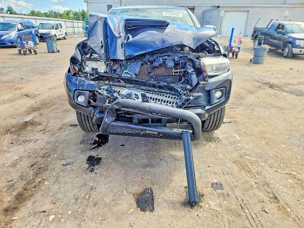 2016 TOYOTA TACOMA