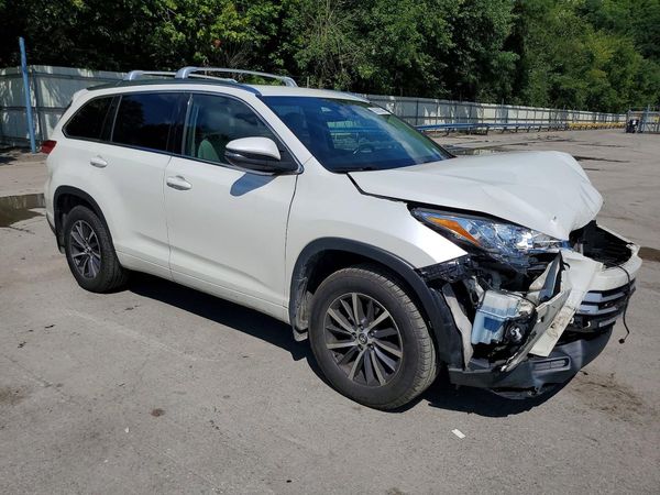 2018 TOYOTA HIGHLANDER