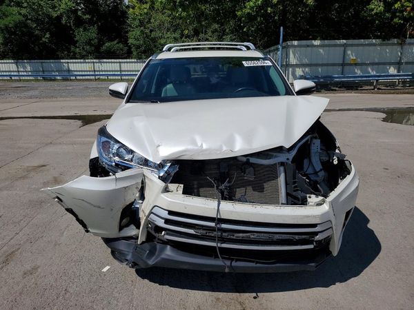 2018 TOYOTA HIGHLANDER
