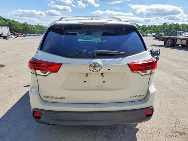 2018 TOYOTA HIGHLANDER