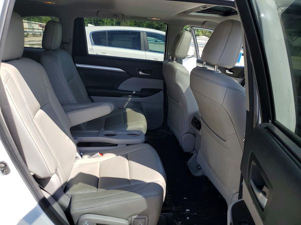 2018 TOYOTA HIGHLANDER