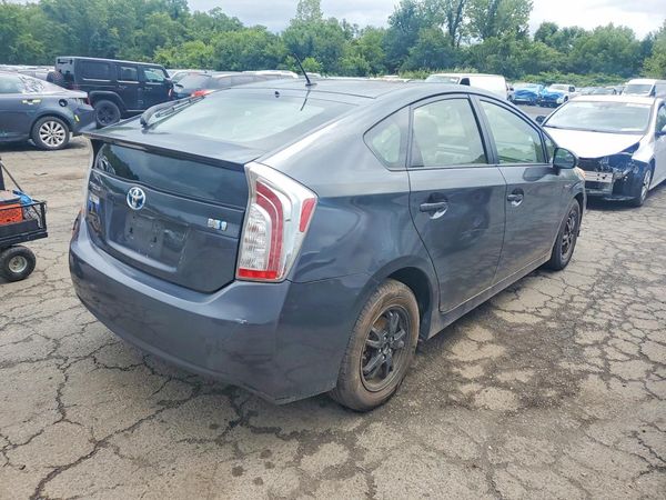 2013 TOYOTA PRIUS