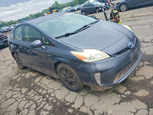 2013 TOYOTA PRIUS