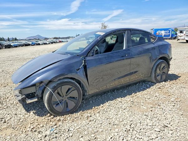 2025 TESLA MODEL Y