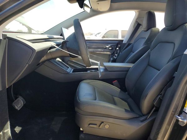 2025 TESLA MODEL Y