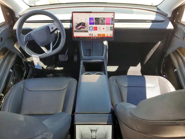 2025 TESLA MODEL Y