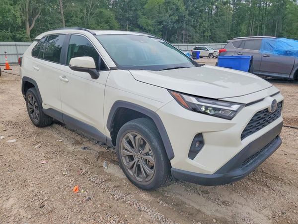 2022 TOYOTA RAV4 XLE Premium