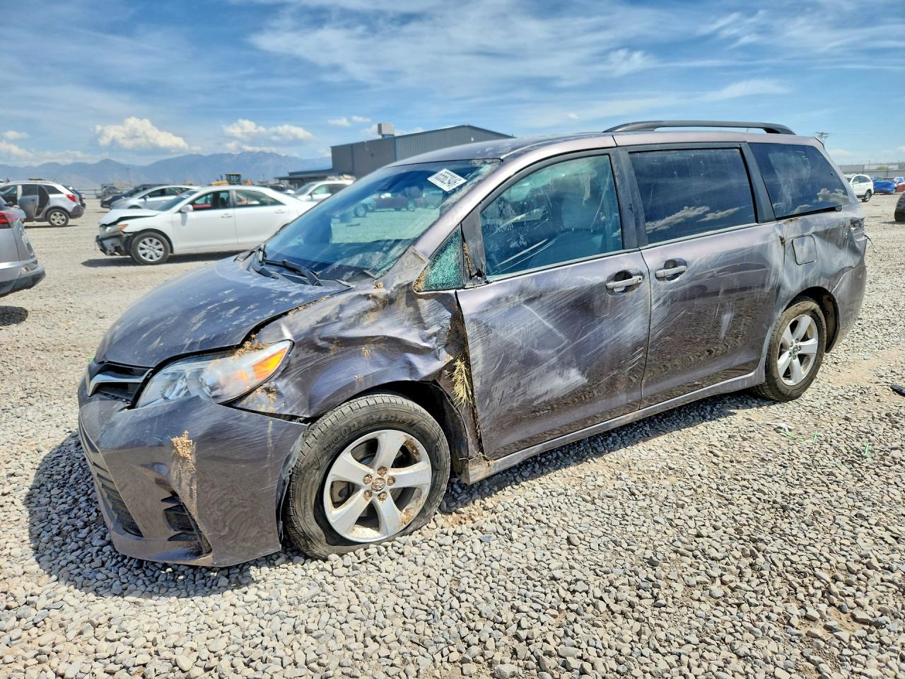 2019 TOYOTA SIENNA LE