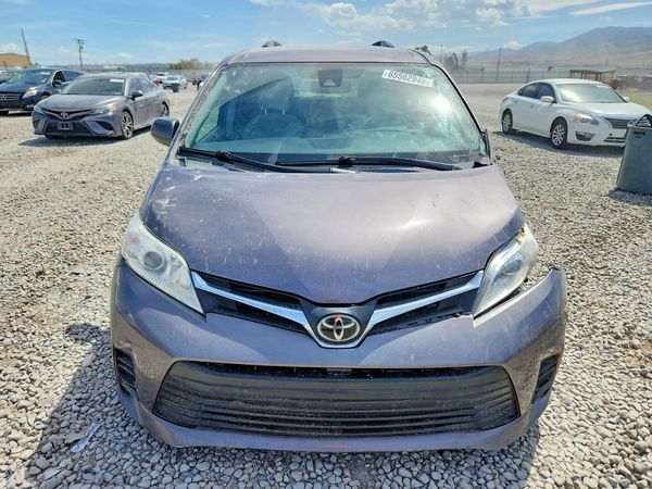 2019 TOYOTA SIENNA LE