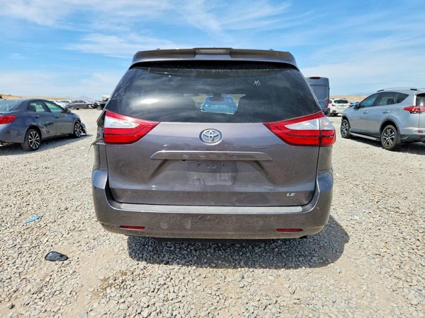 2019 TOYOTA SIENNA LE
