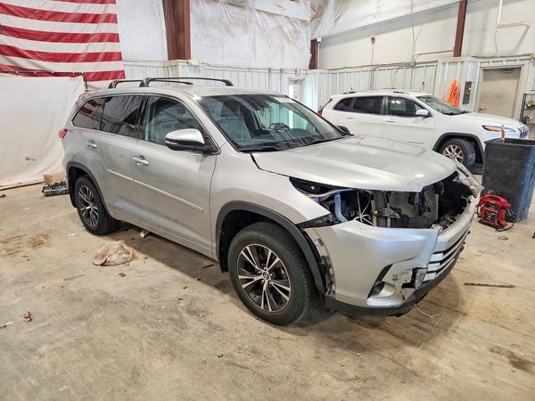 2018 TOYOTA HIGHLANDER LE/LE Plus